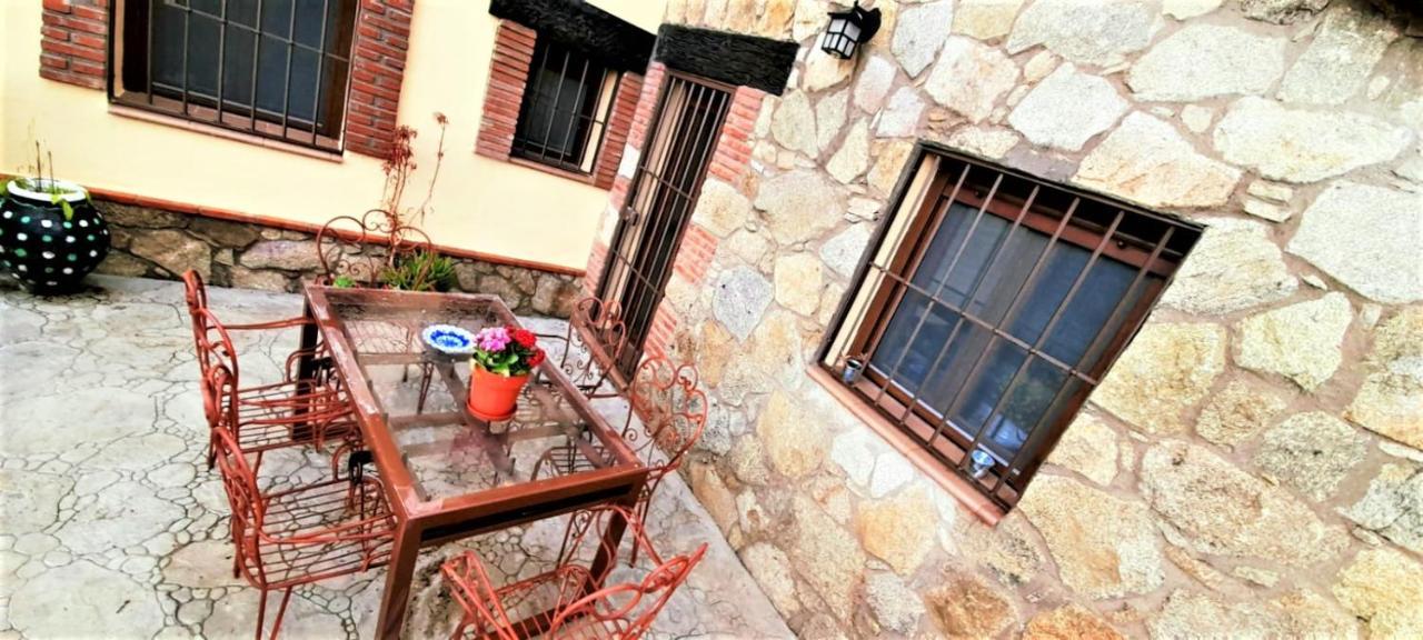 Apartamentos La Rosa Y El Pastor Guijo de Santa Barbara Ngoại thất bức ảnh
