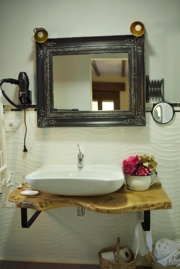 Apartamentos La Rosa Y El Pastor Guijo de Santa Barbara Ngoại thất bức ảnh
